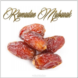 Открытка месяц Рамадан. Открытка с поздравлением Рамадан. Открытка С наступаю...