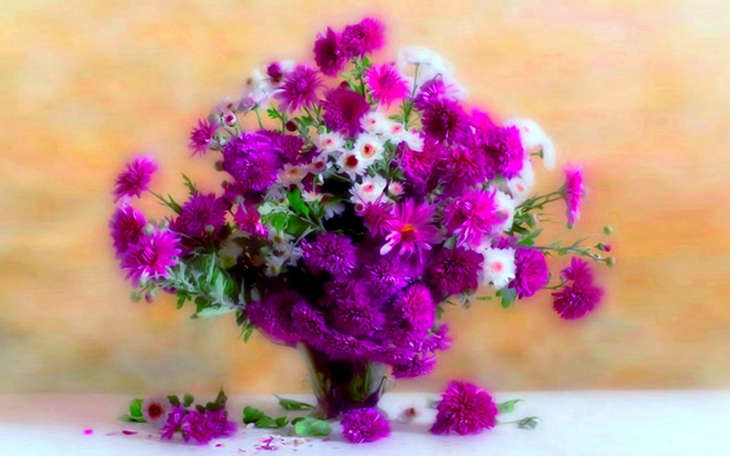 Открытка бабочка сидит на букете малиновых астр. Открытка А это тебе Береги с...