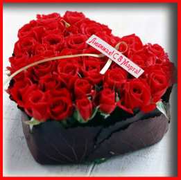 8 марта Открытка с тюльпанами в вазе. Открытки с анимациями к восьмому марта.