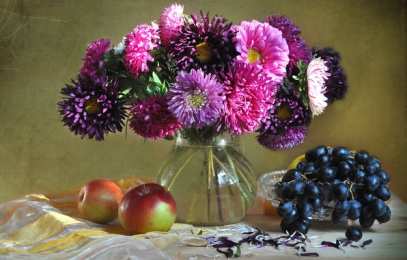 С астрами Открытка астры распустили свои крылья словно Ангелы, лохматые немножко.